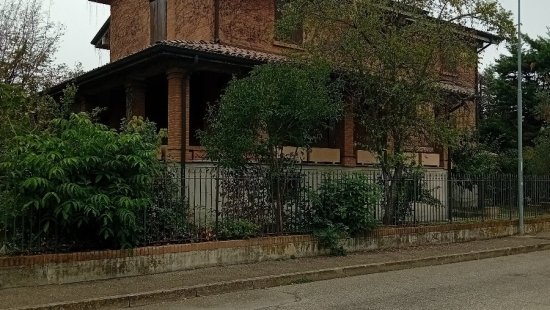 Villa in venditaReggio Emilia - Canali