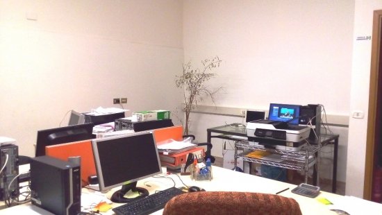 Negozio/ufficio in affittoReggio Emilia - Circonvallazione