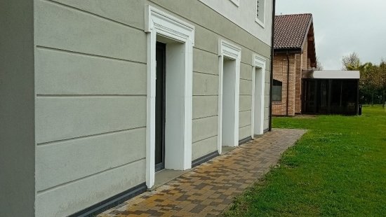 Negozio in vendita/affittoReggio Emilia - Villa Cella